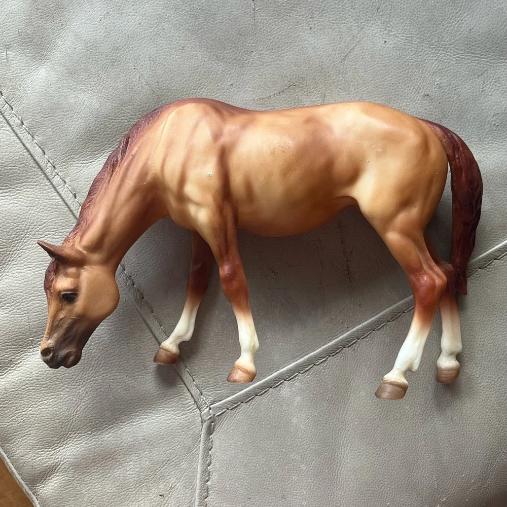 Breyer Grazing Mare - Picture 2 of 2